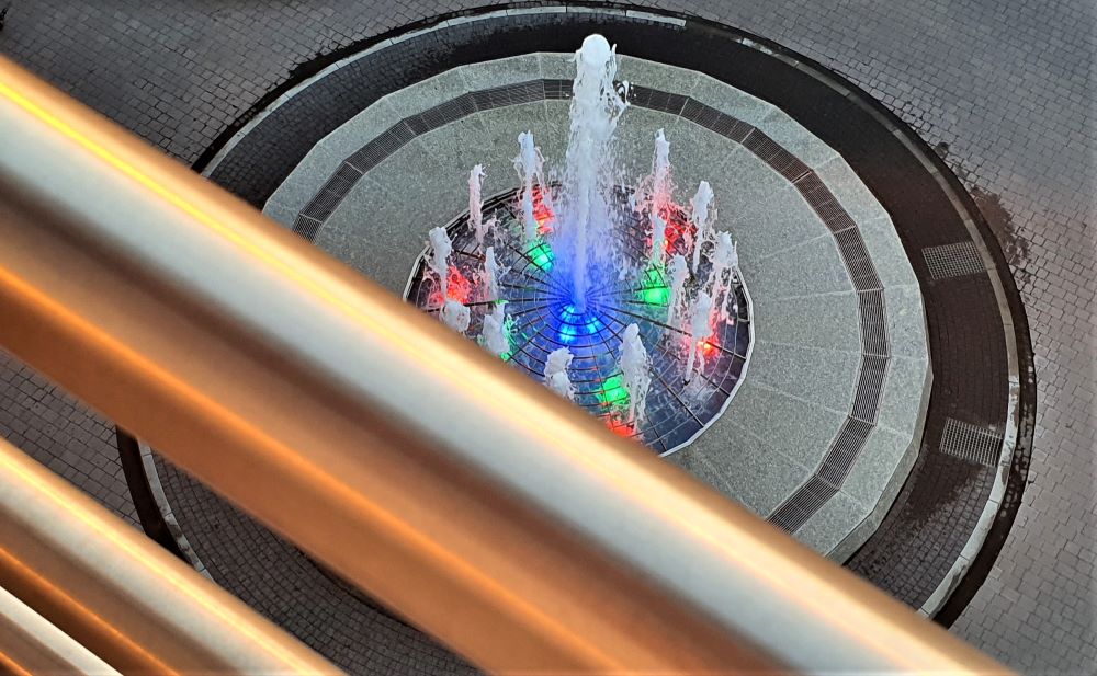 krakau-highlights-und-hotels-qubus-wasserspiel