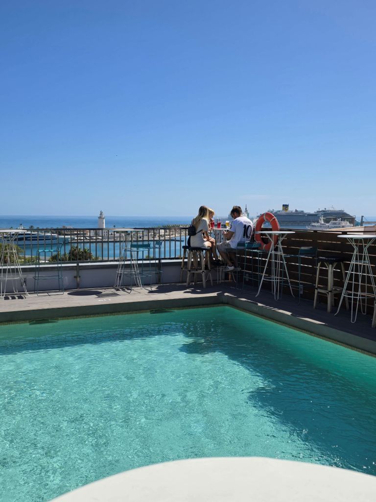 malaga-hotel-molina-lario-rooftop-pool