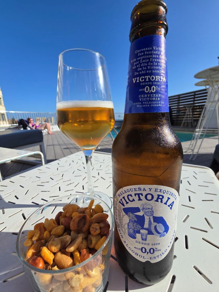 malaga-hotel-molina-lario-rooftop-victoria-bier