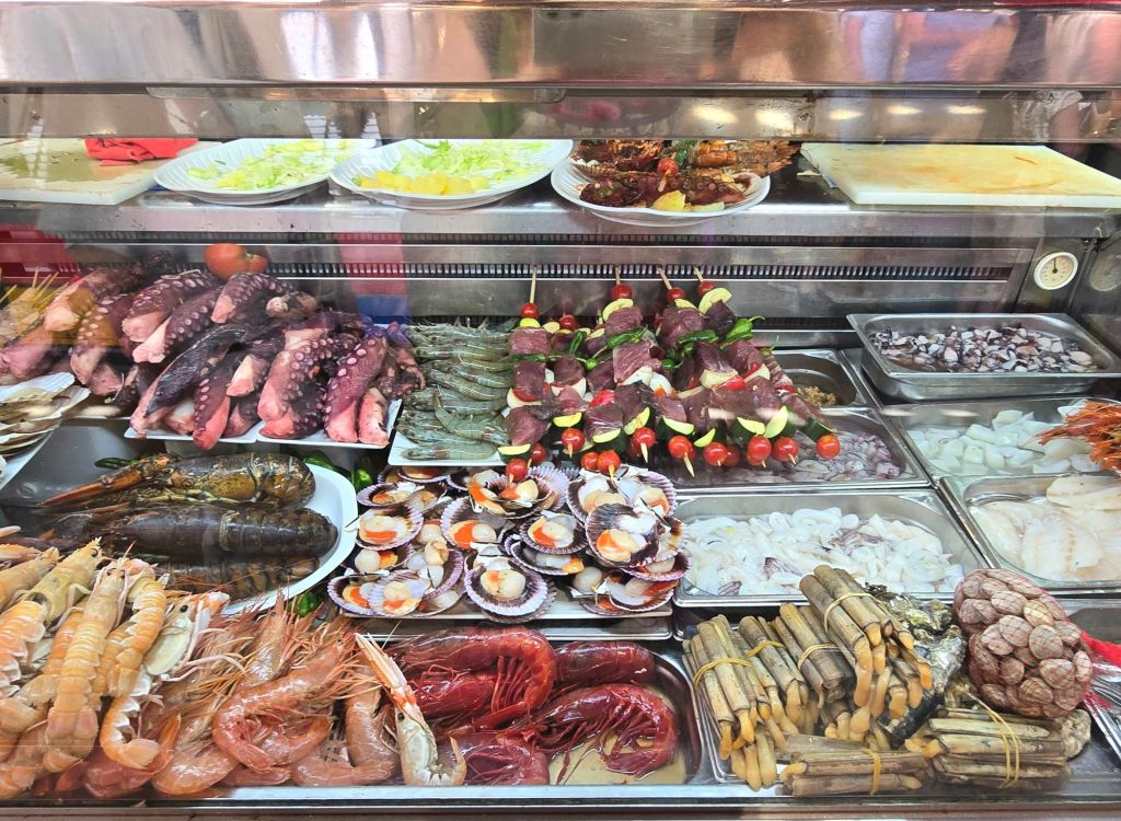 malaga-kunst-und-kultur-maerkte-atazaranas-meeresfruechte