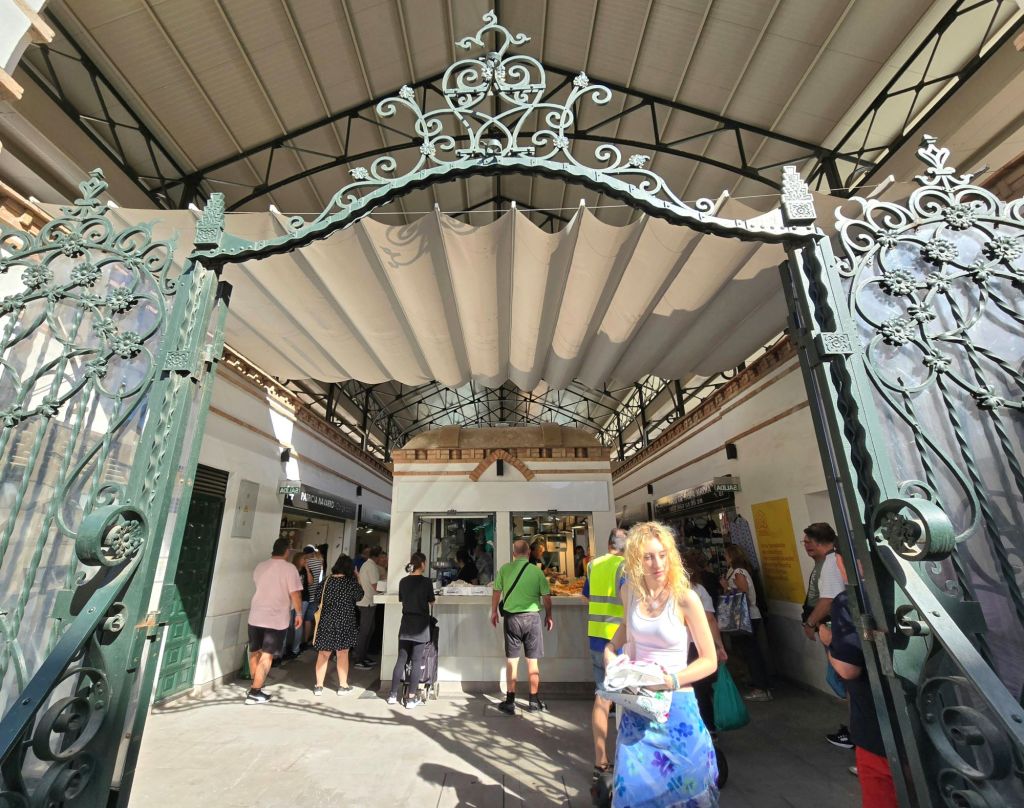 malaga-kunst-und-kultur-maerkte-salamanca-eingang