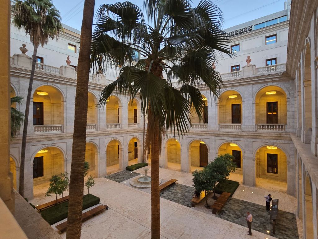 malaga-kunst-und-kultur-museo-de-malaga-patio